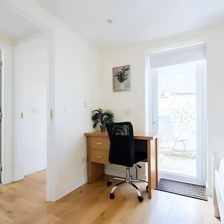 Διαμέρισμα Lovely 2bd In Citycenter *