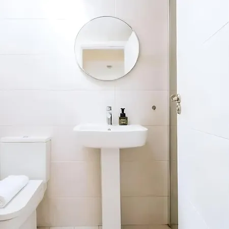 Lovely 2bd In Citycenter Апартаменты *