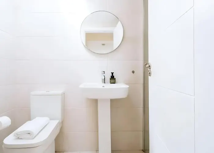 Lovely 2bd In Citycenter דירה *